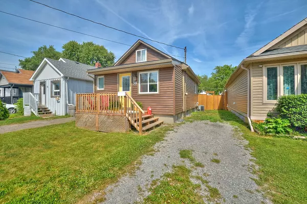30 McAlpine AVE S, Welland, ON L3B 1T6
