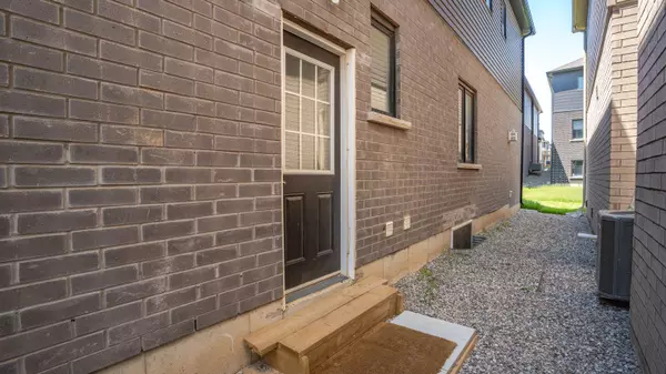 Brant, ON N3L 3E3,55 Hitchman ST #LOWER