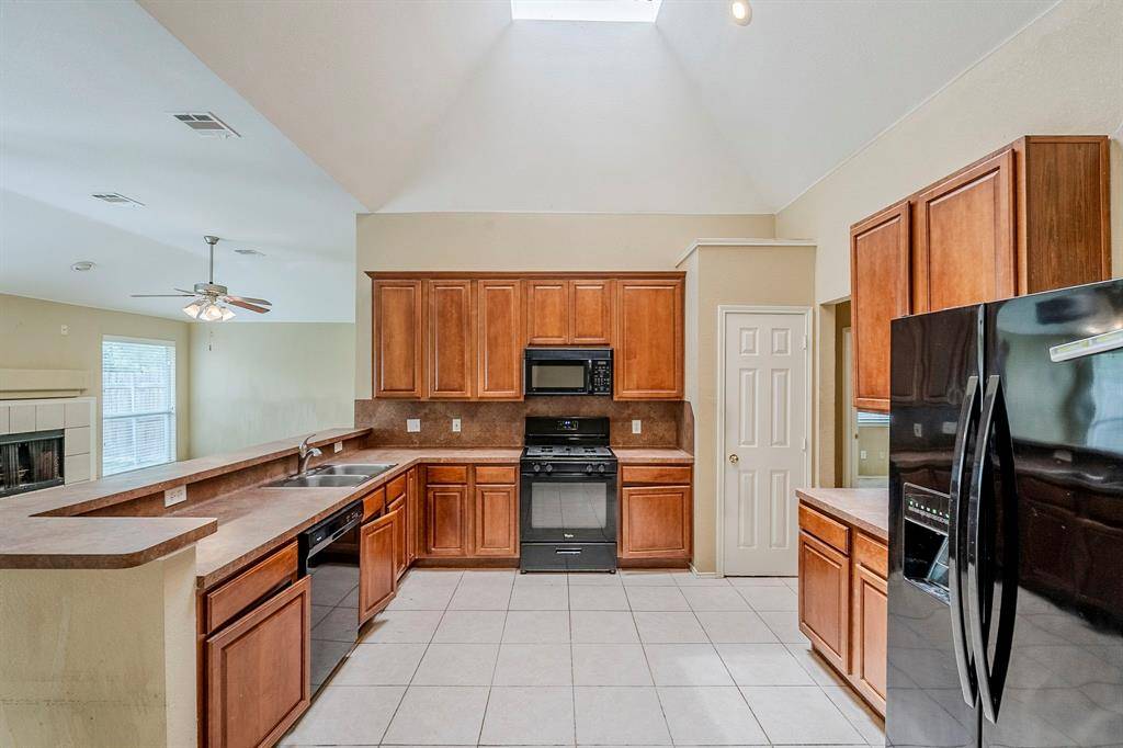 Fort Worth, TX 76179,817 Fox Hunt Trail
