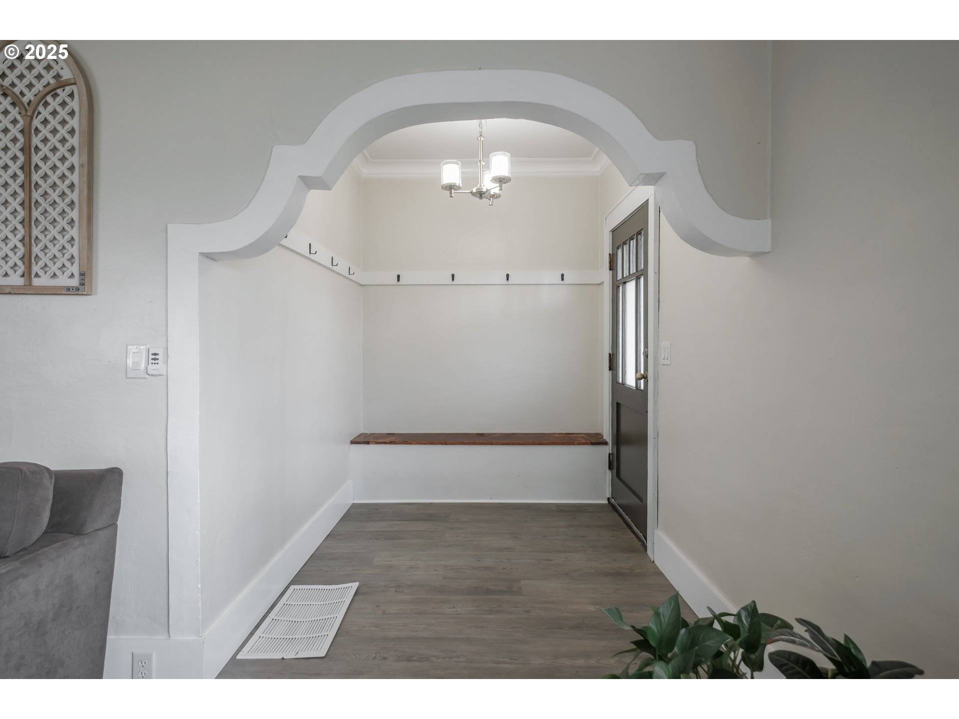 Salem, OR 97301,1836 CENTER ST