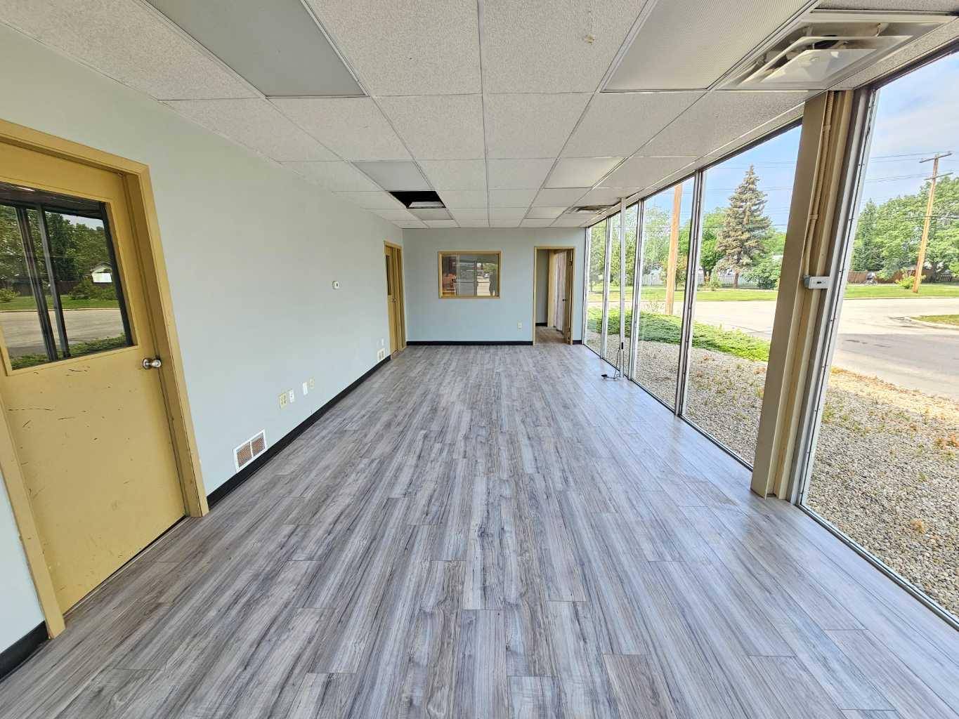 Grande Prairie, AB T8V 3B6,10031 113 AVE