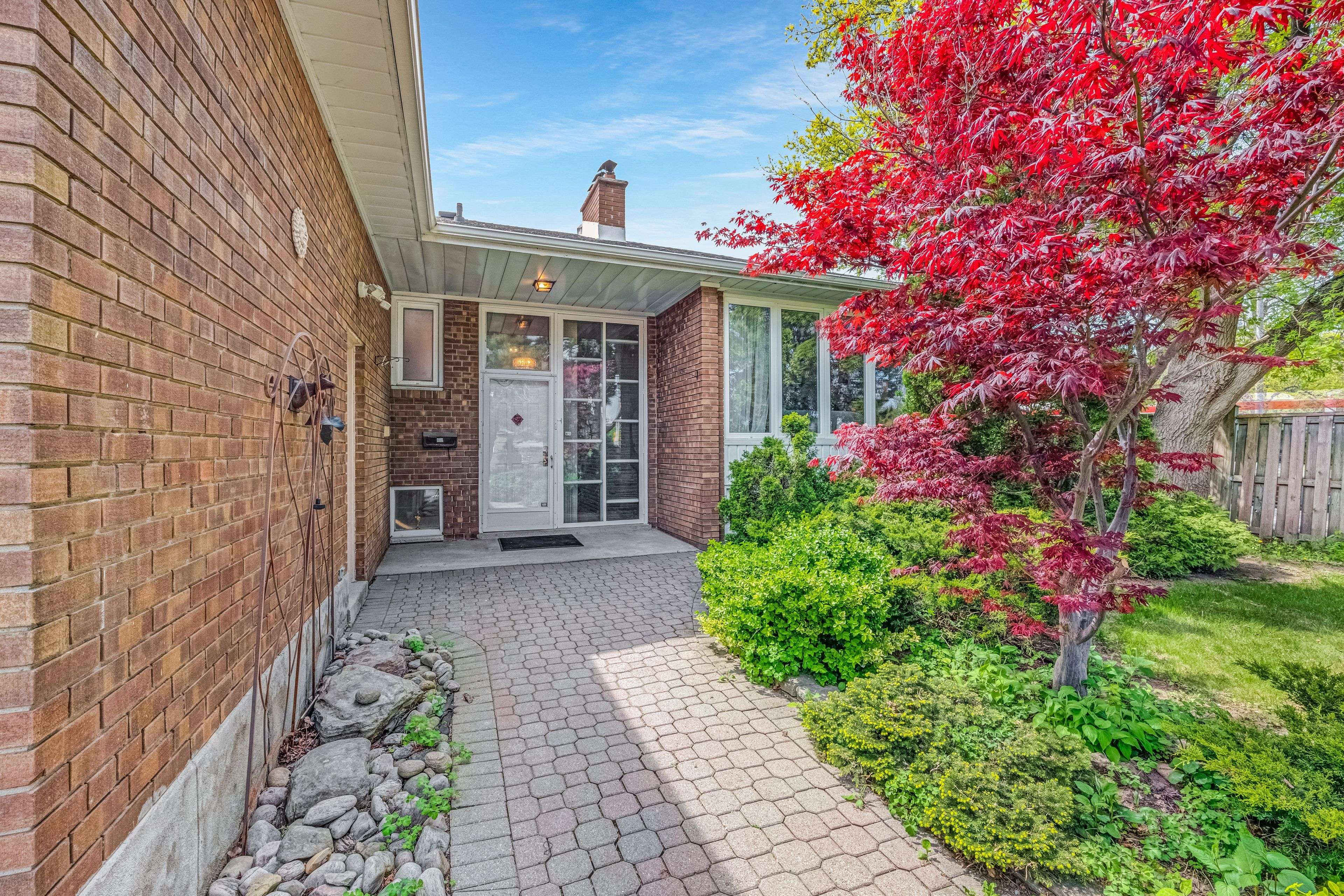 Toronto C15, ON M2K 2C5,86 Heathview AVE