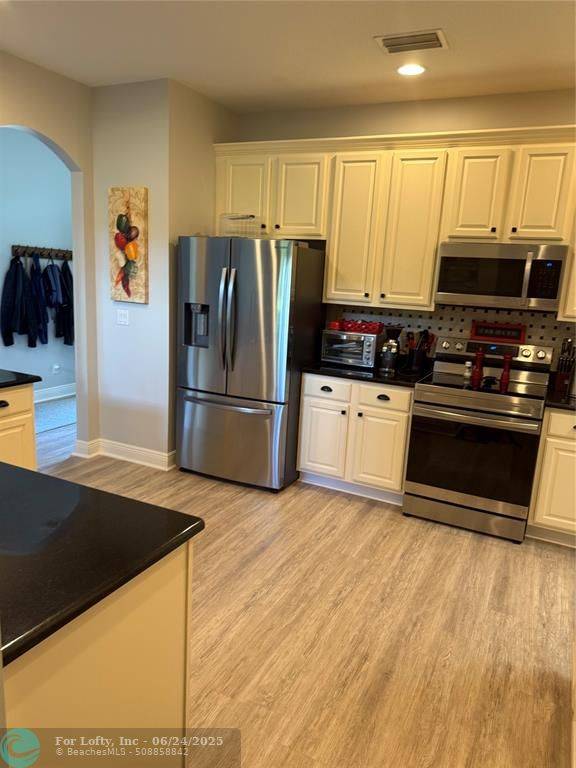 Vero Beach, FL 32967,4317 Cross CT