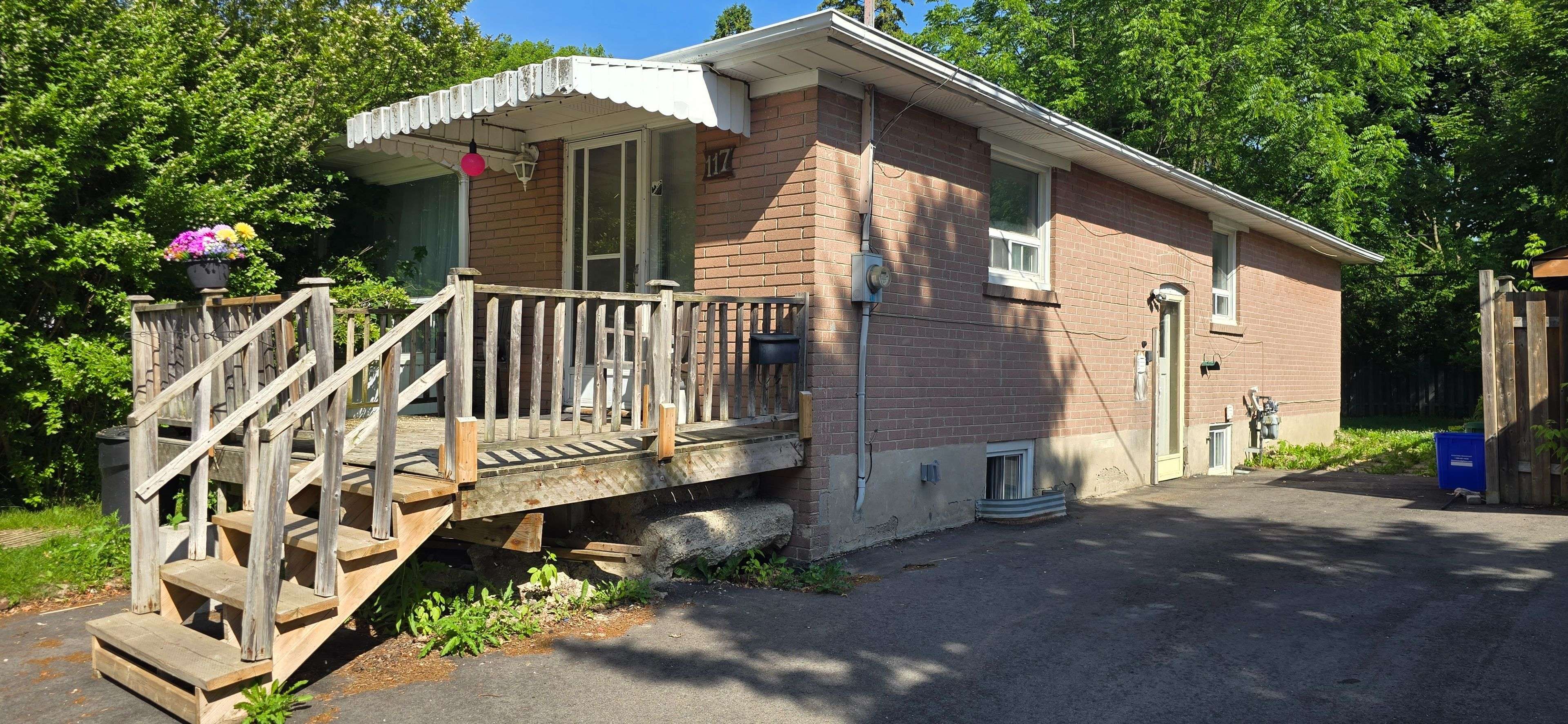 117 Septonne Ave AVE #B, Newmarket, ON L3Y 2W4