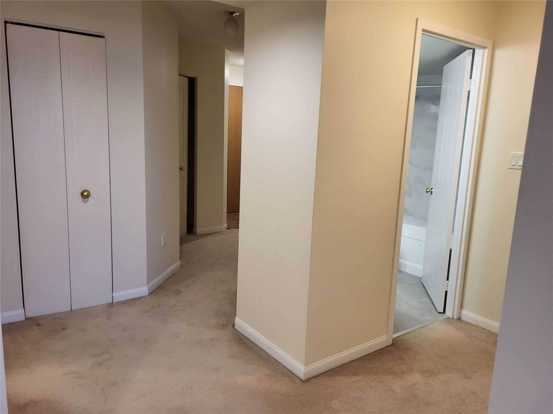 Toronto W04, ON M9N 3W4,1 Hickory Tree RD #1207