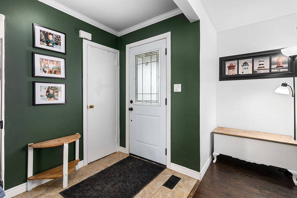Hanover, ON N4N 1Y5,535 13th ST