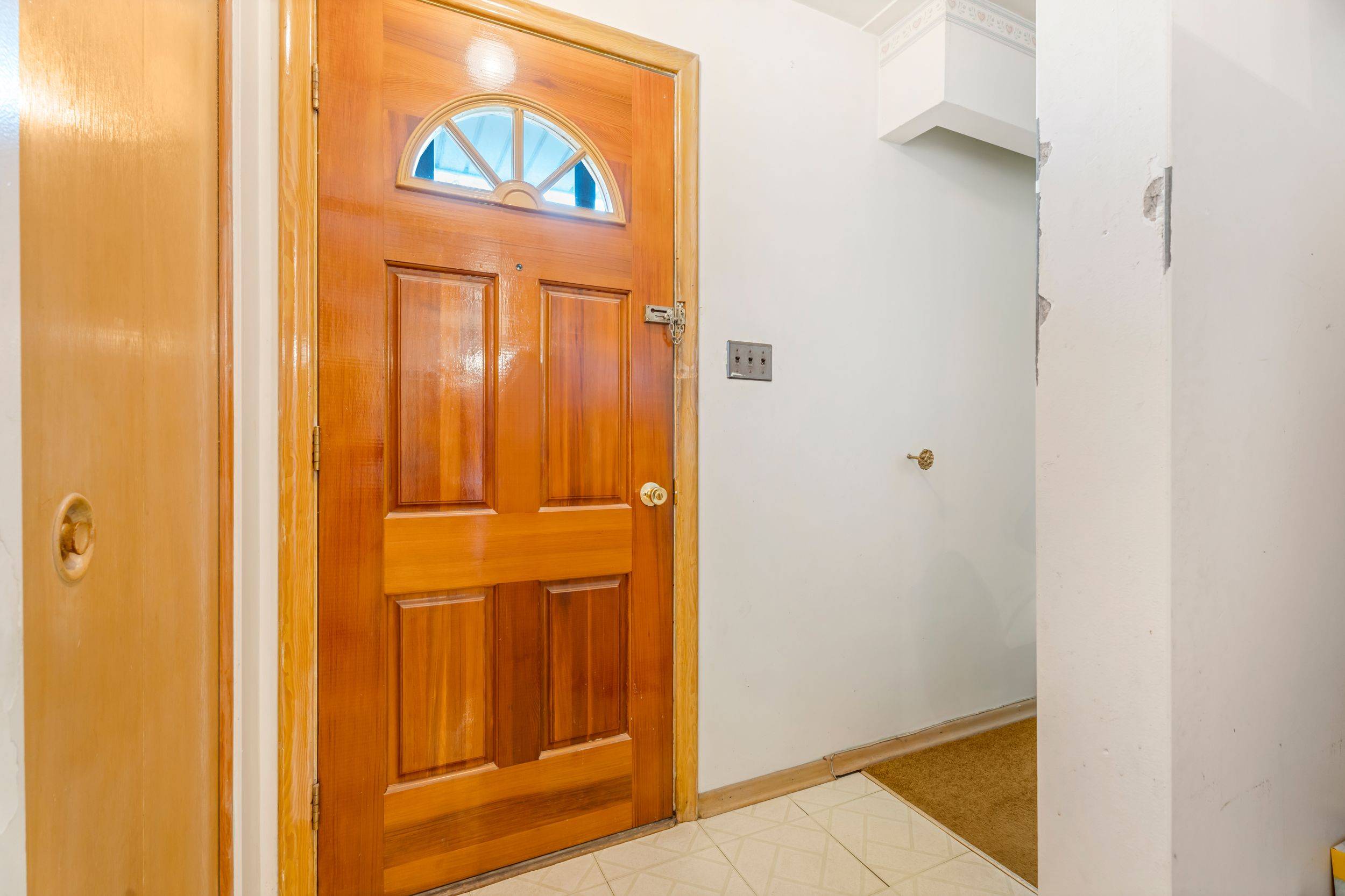 Hamilton, ON L9A 4L9,45 East 17th ST E