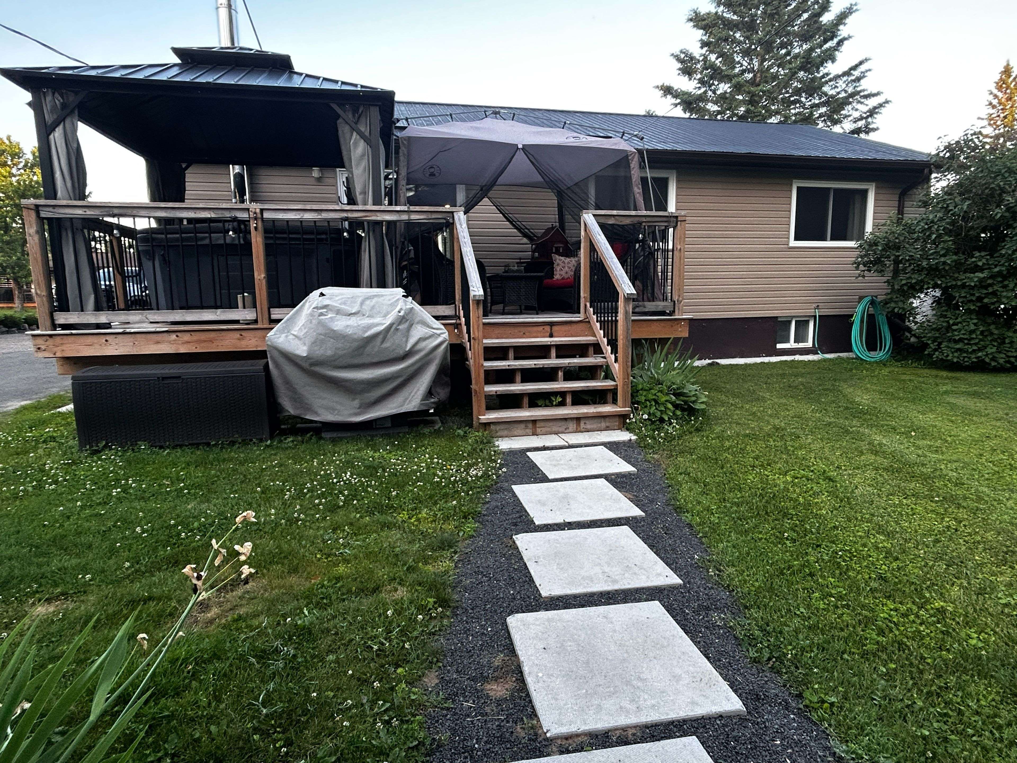 Highlands East, ON K0L 1M0,54 Sprucedale St ST