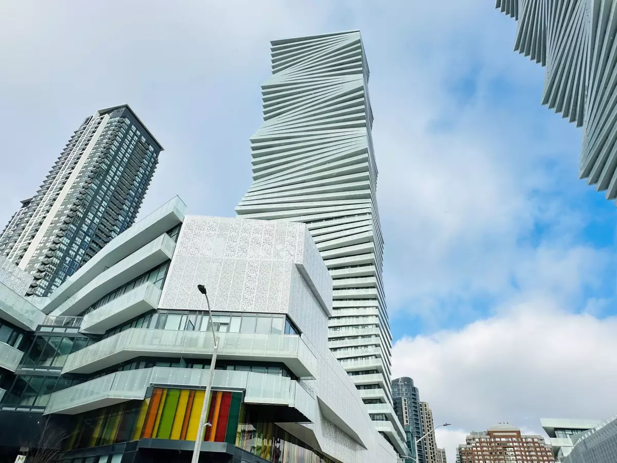 Mississauga, ON L5B 0M3,3900 Confederation Pkwy #526