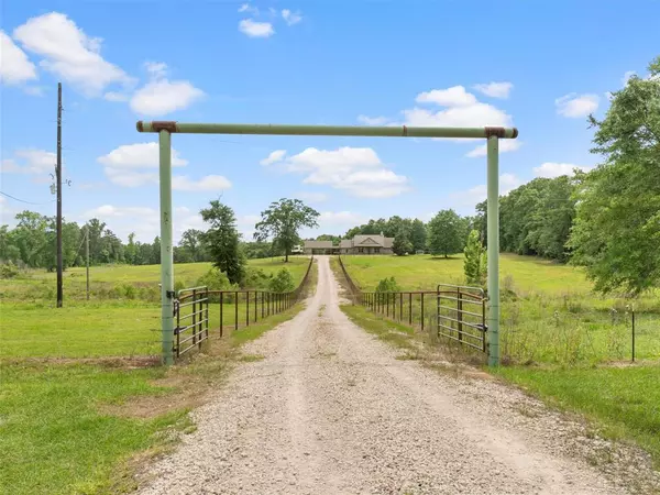 Overton, TX 75684,14881 S TX-135 Highway