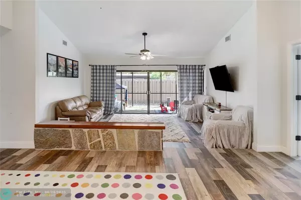 Davie, FL 33314,7513 SW 26th Ct #79