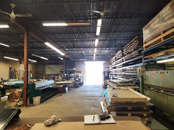 Vaughan, ON L4K 3M5,566 Rivermede RD #Unit 5-6