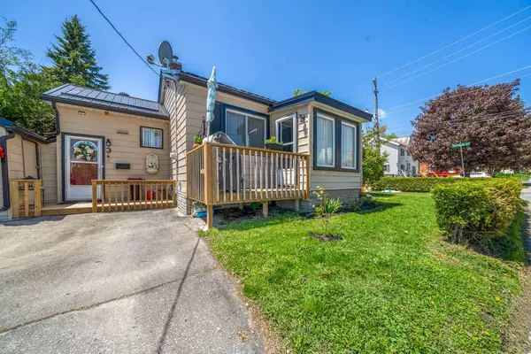 Orillia, ON L3V 5J3,83 Andrew ST S