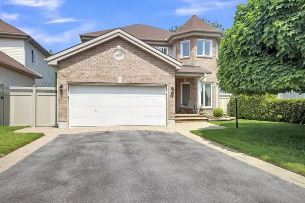 13 Sirocco CRES, Stittsville - Munster - Richmond, ON K2S 1Z7