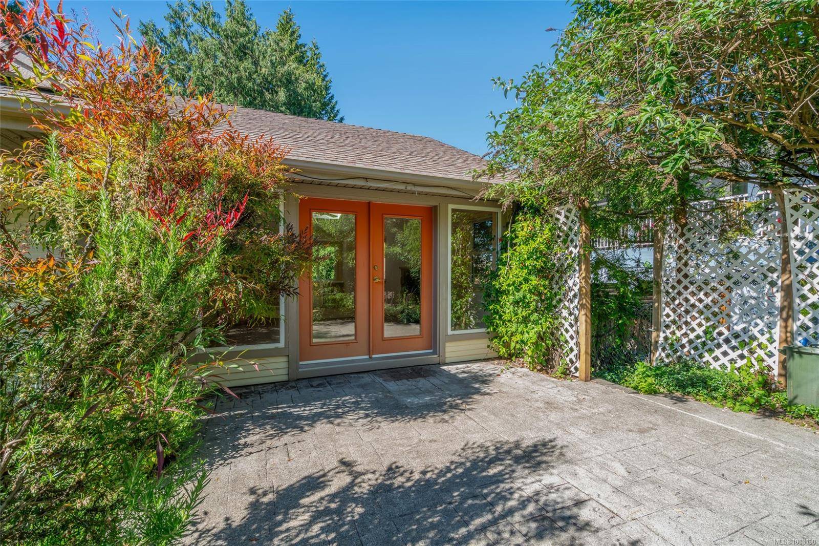 Qualicum Beach, BC V9K 1L1,151 Village Way