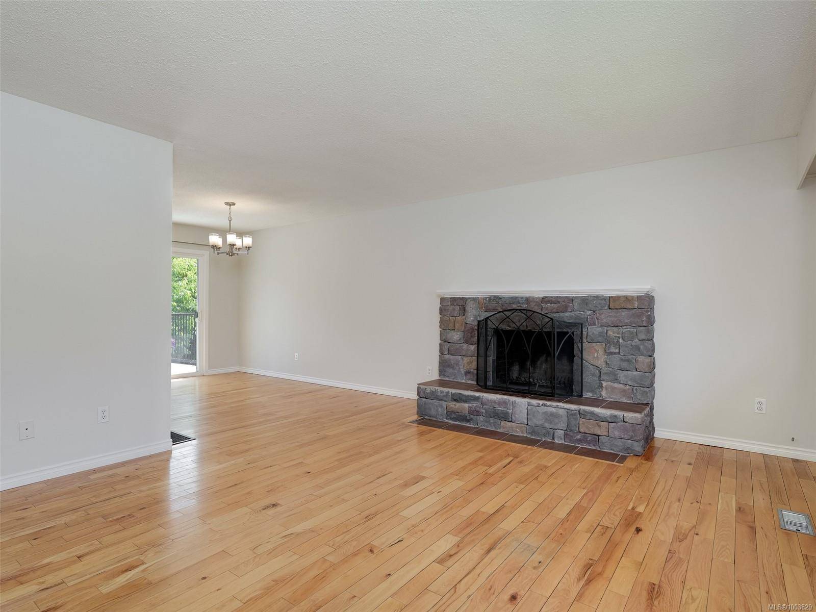 Central Saanich, BC V8M 1A5,6743 Wendonna Pl