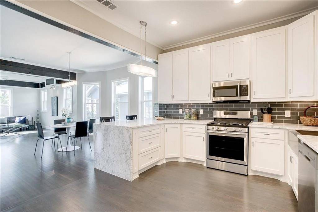 Dallas, TX 75208,1821 W 10th Street