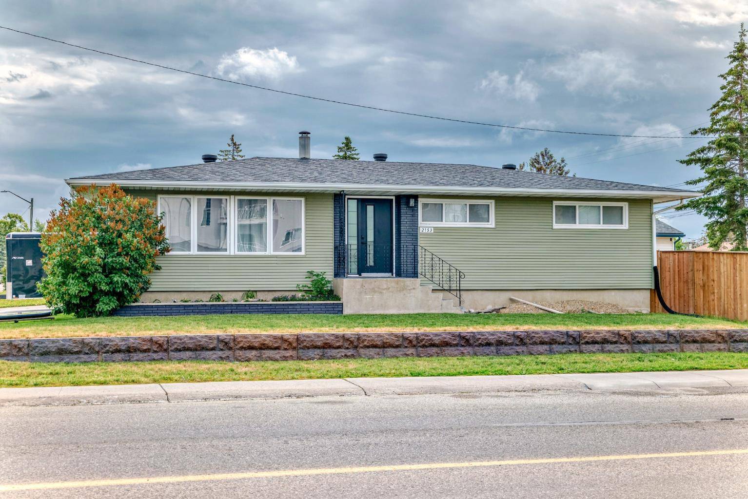 2153 20 AVE, Didsbury, AB T0M 0W0