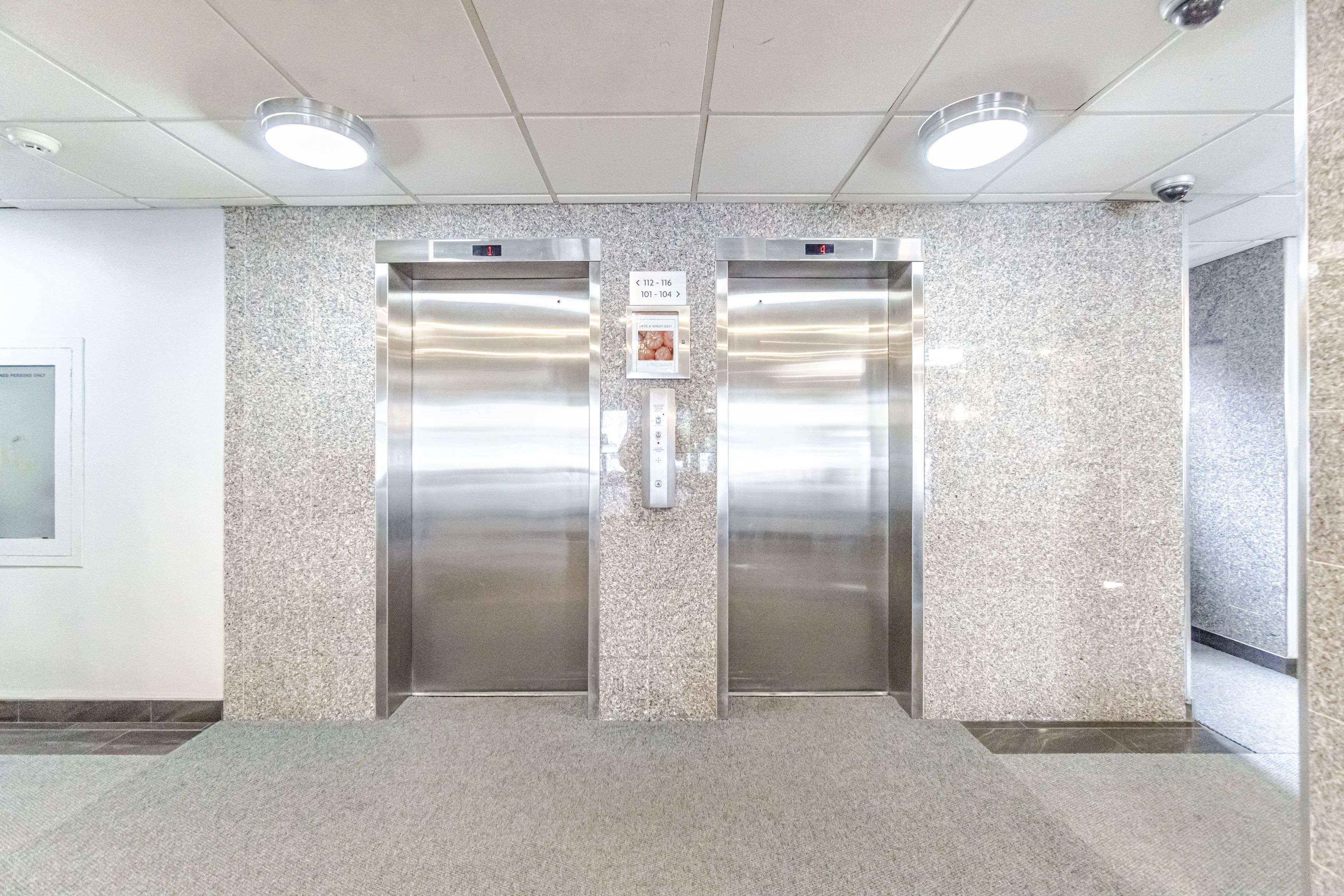 Mississauga, ON L4X 1R9,1660 Bloor ST #205
