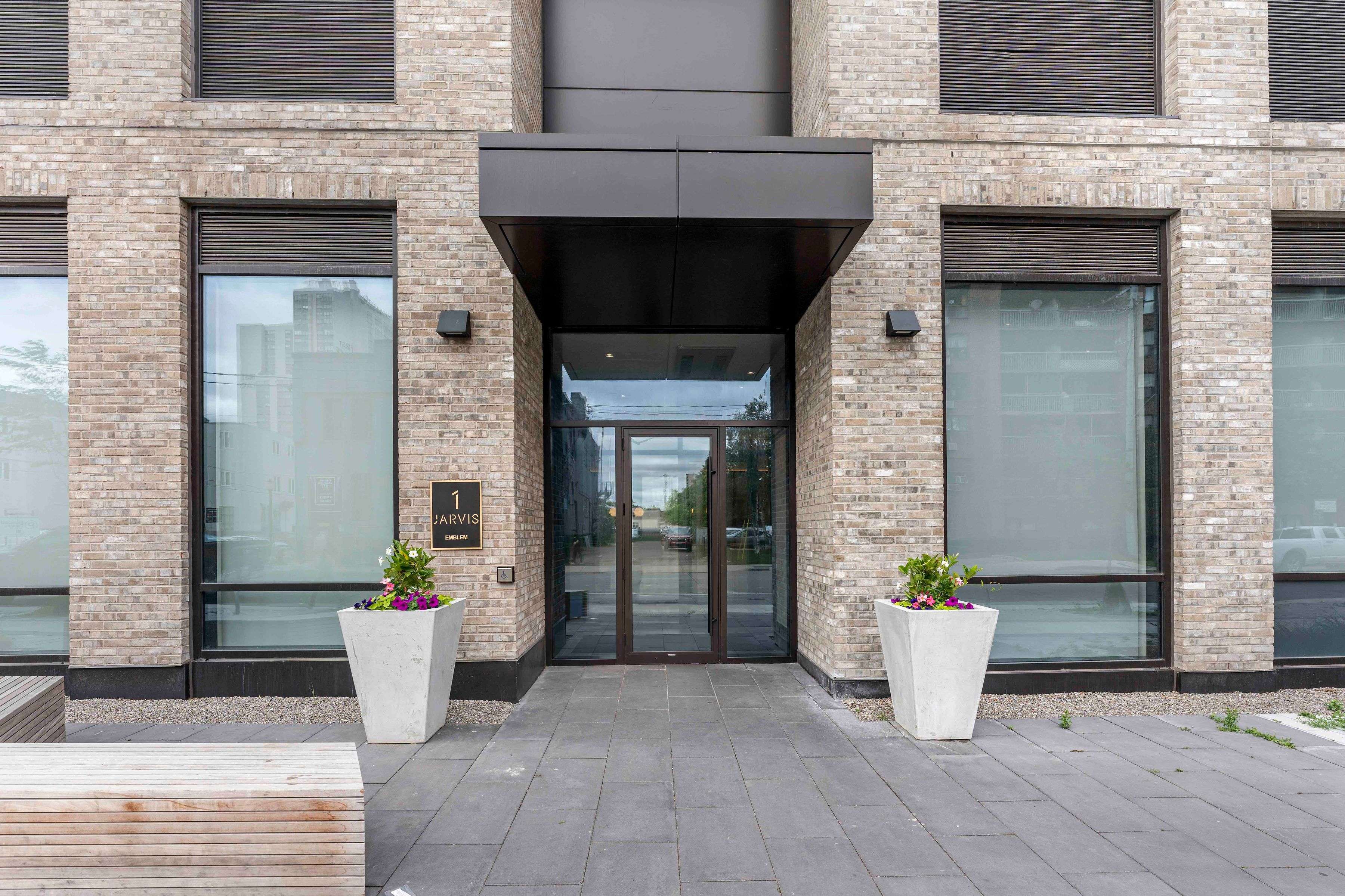 Hamilton, ON L8R 3J2,1 Jarvis ST #614