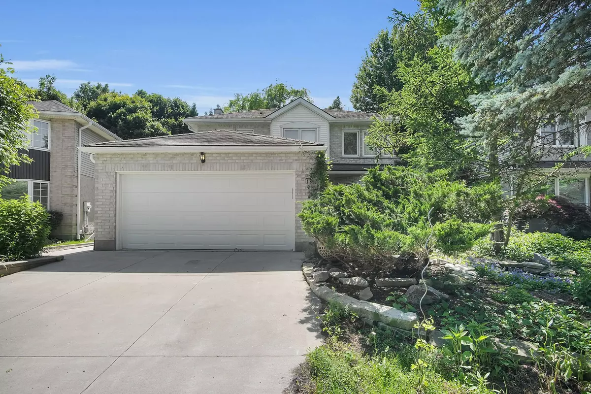 London North, ON N6H 4X4,78 Colonial CRES