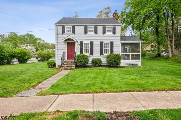 15 Lake Dr, Mendham Boro, NJ 07945