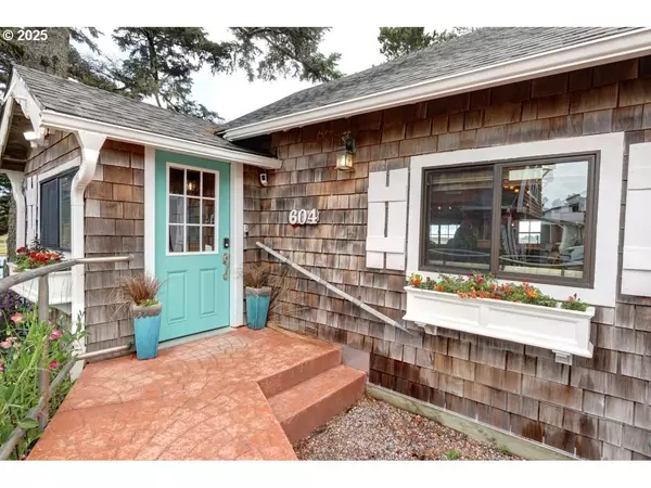604 15TH AVE, Seaside, OR 97138