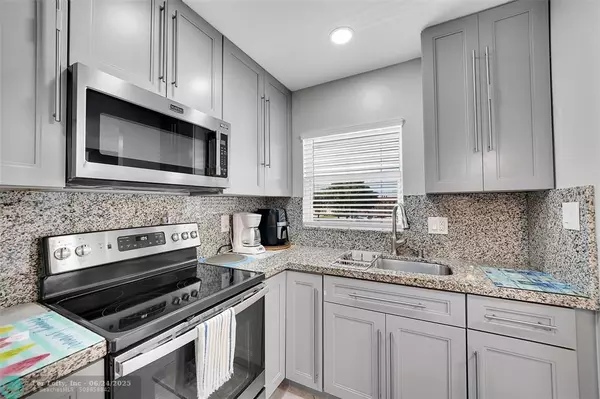 Sunrise, FL 33322,9001 Sunrise Lakes Blvd #301