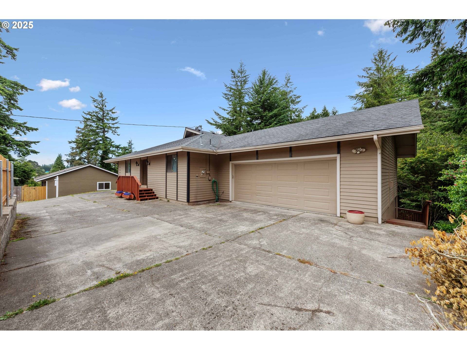 North Bend, OR 97459,2595 BRUSSELLS ST