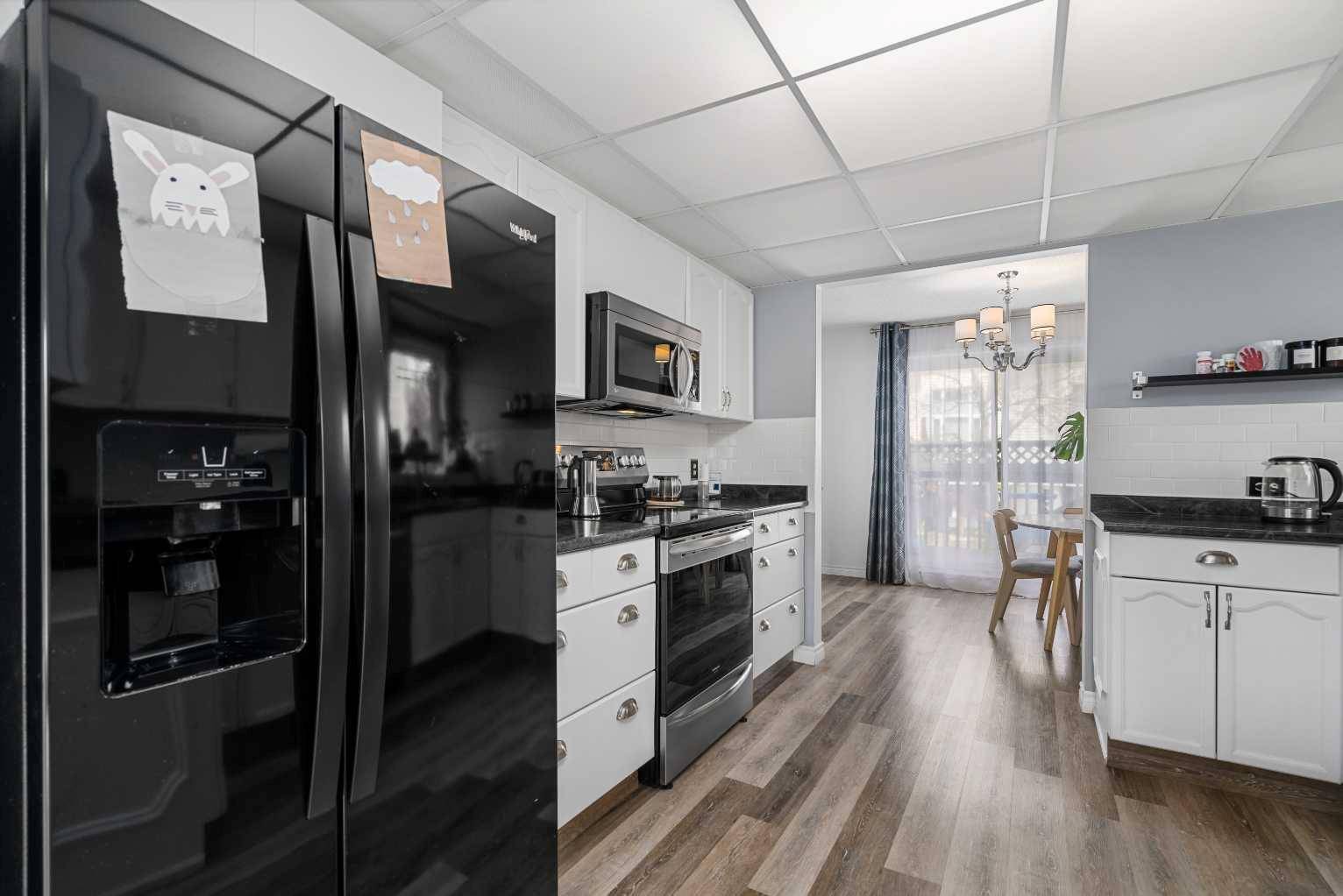 Calgary, AB t3k 3z1,320 Sandringham RD Northwest