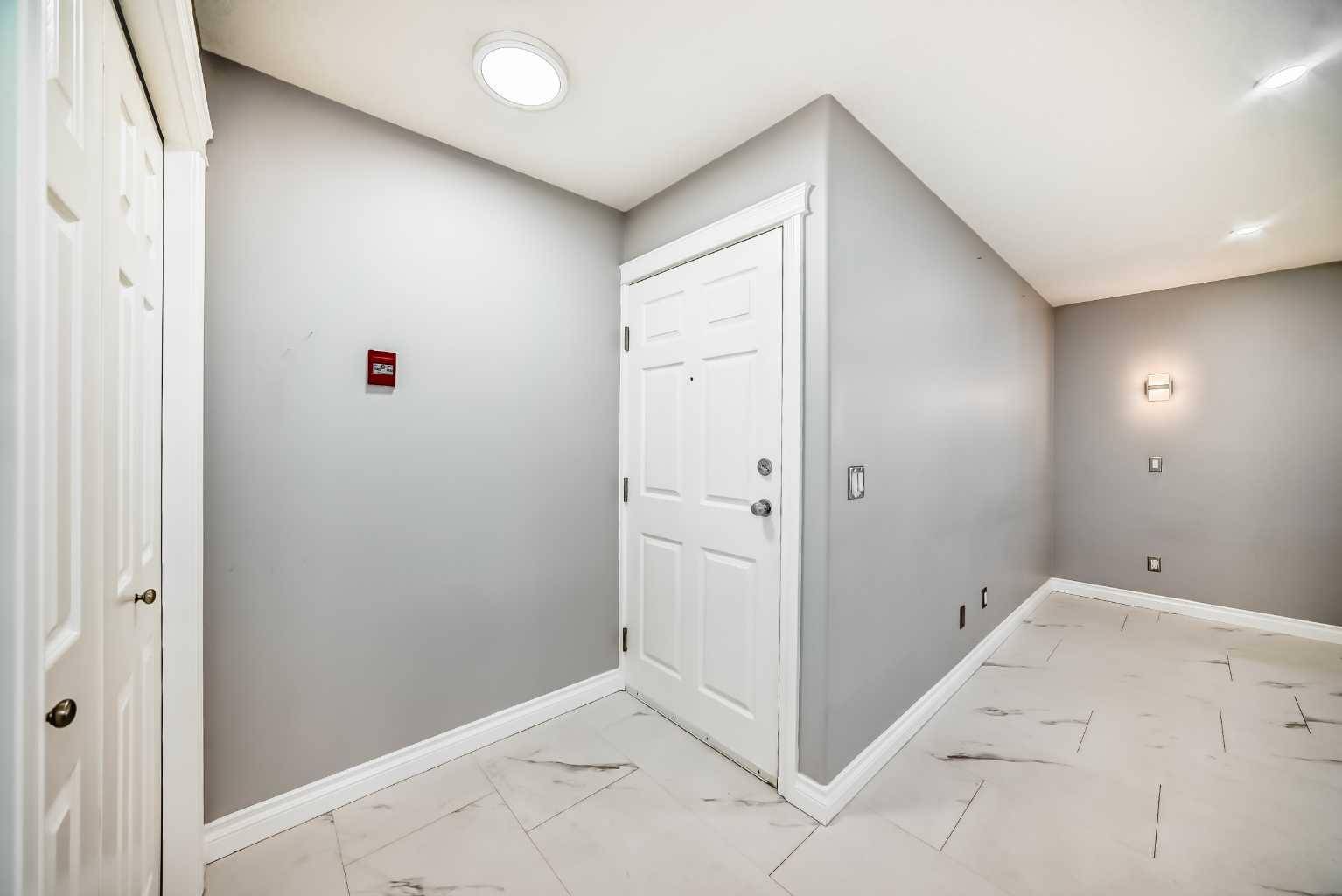 Calgary, AB T2E2E2,339 30 AVE Northeast #102