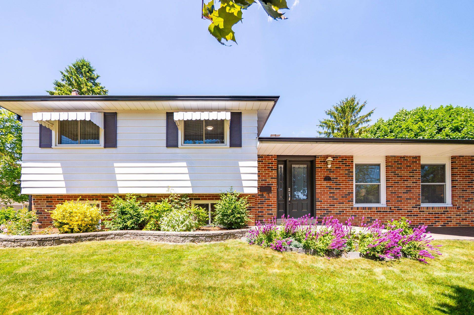 Toronto E10, ON M1C 2C5,50 Chapais CRES
