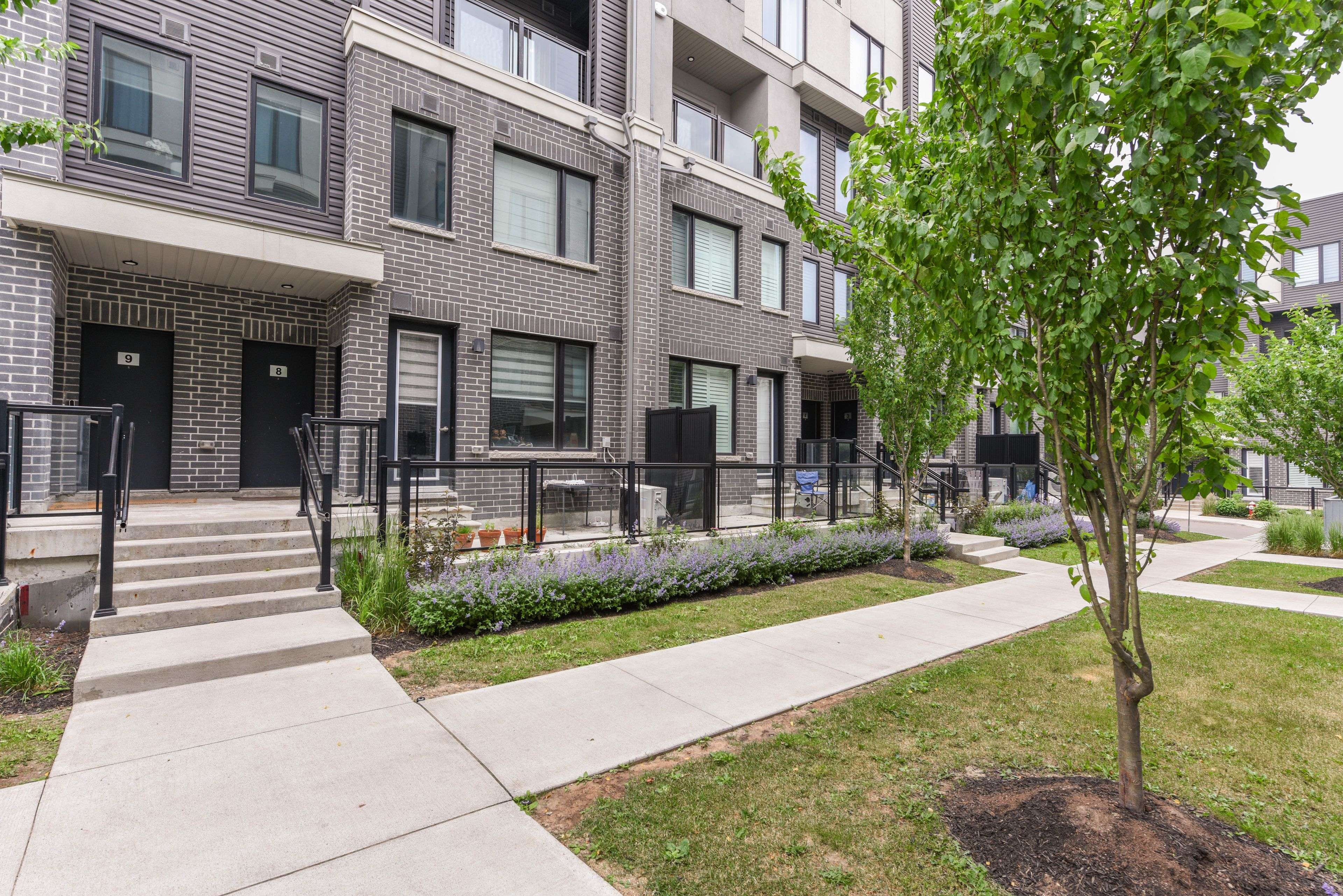 Mississauga, ON L5L 0B8,3476 Widdicombe WAY #8