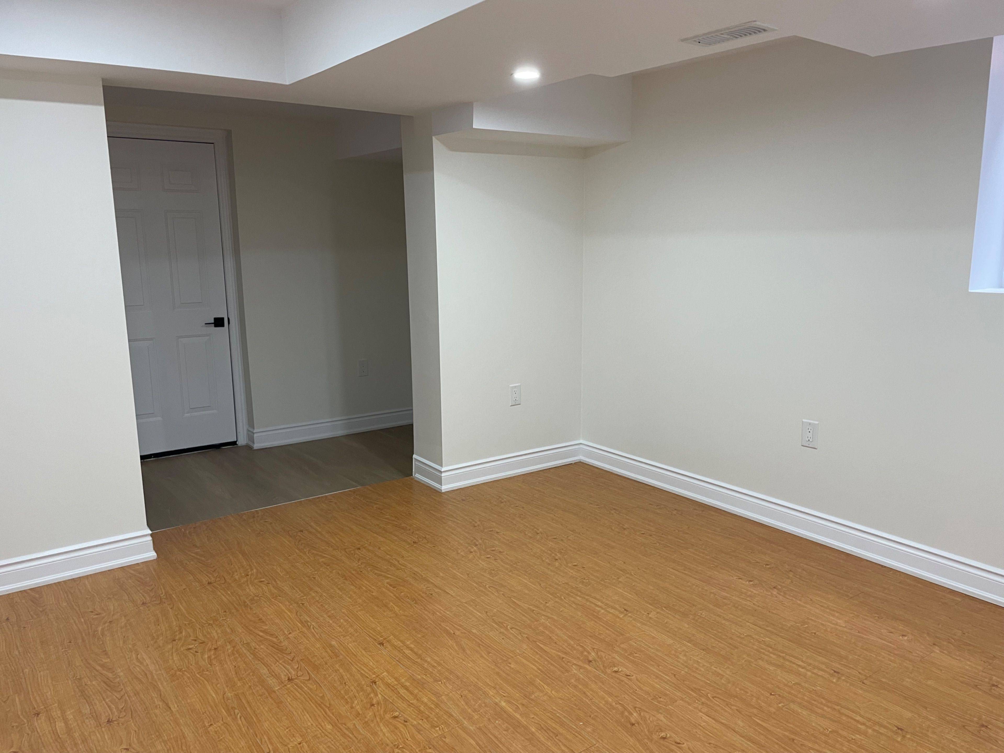 Milton, ON L9T 0T6,290 Swindale DR #Bsmt