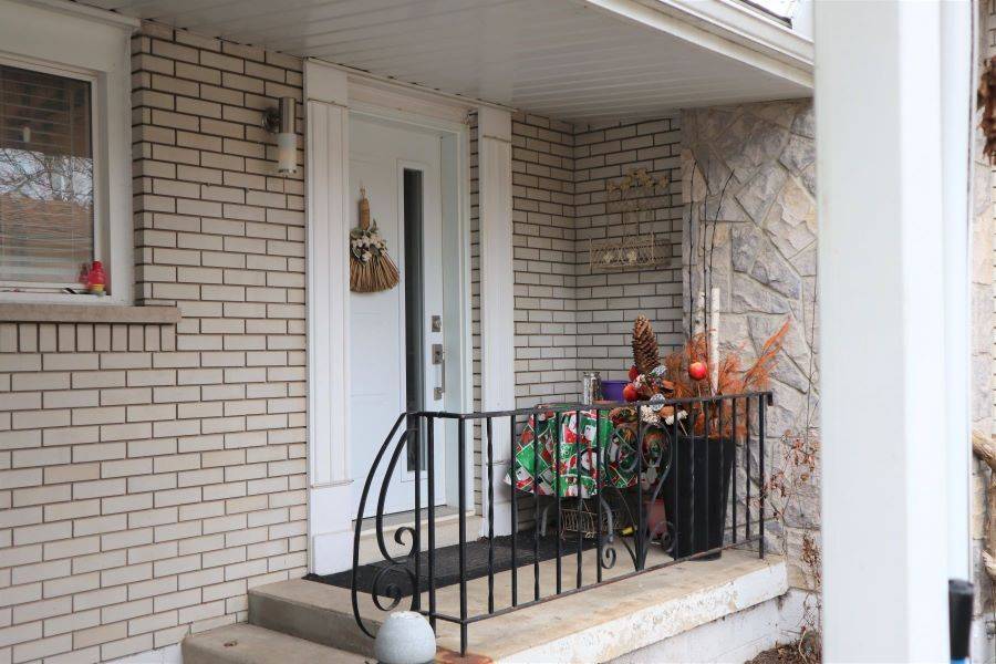 Hamilton, ON L9C 2H2,28 Holbrook RD