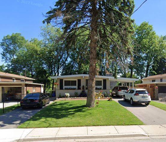 28 Holbrook RD, Hamilton, ON L9C 2H2