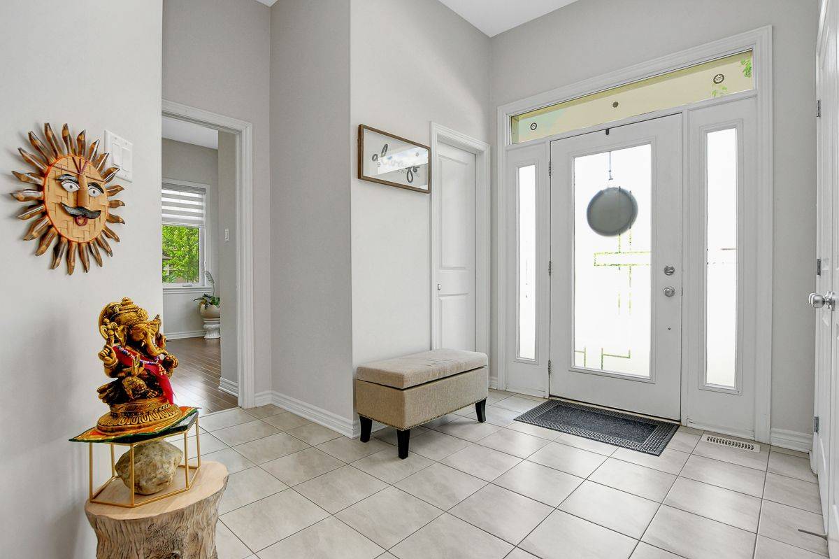 Stittsville - Munster - Richmond, ON K2S 2N7,674 Putney CRES