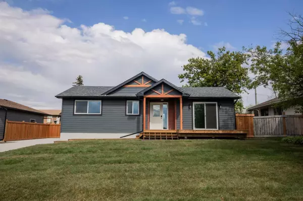 8805 102 ST, Grande Prairie, AB T8V 2S6