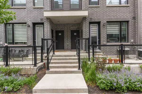 Mississauga, ON L5L 0B8,3476 Widdicombe WAY #8