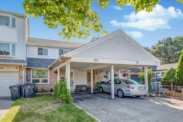 88 Courtleigh SQ, Brampton, ON L6Z 1J3