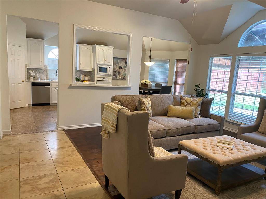 Irving, TX 75063,9421 Vista Circle