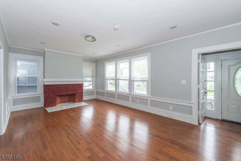 South Orange Village Twp., NJ 07079,5 Montrose St #1