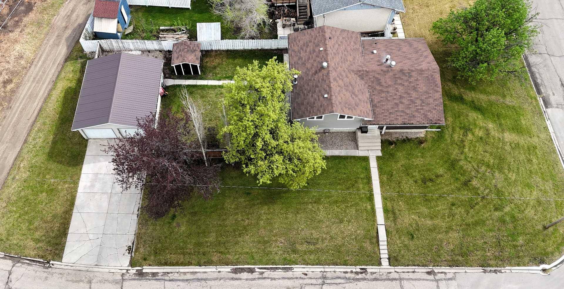 Edson, AB T7E1A2,4028 5 AVE