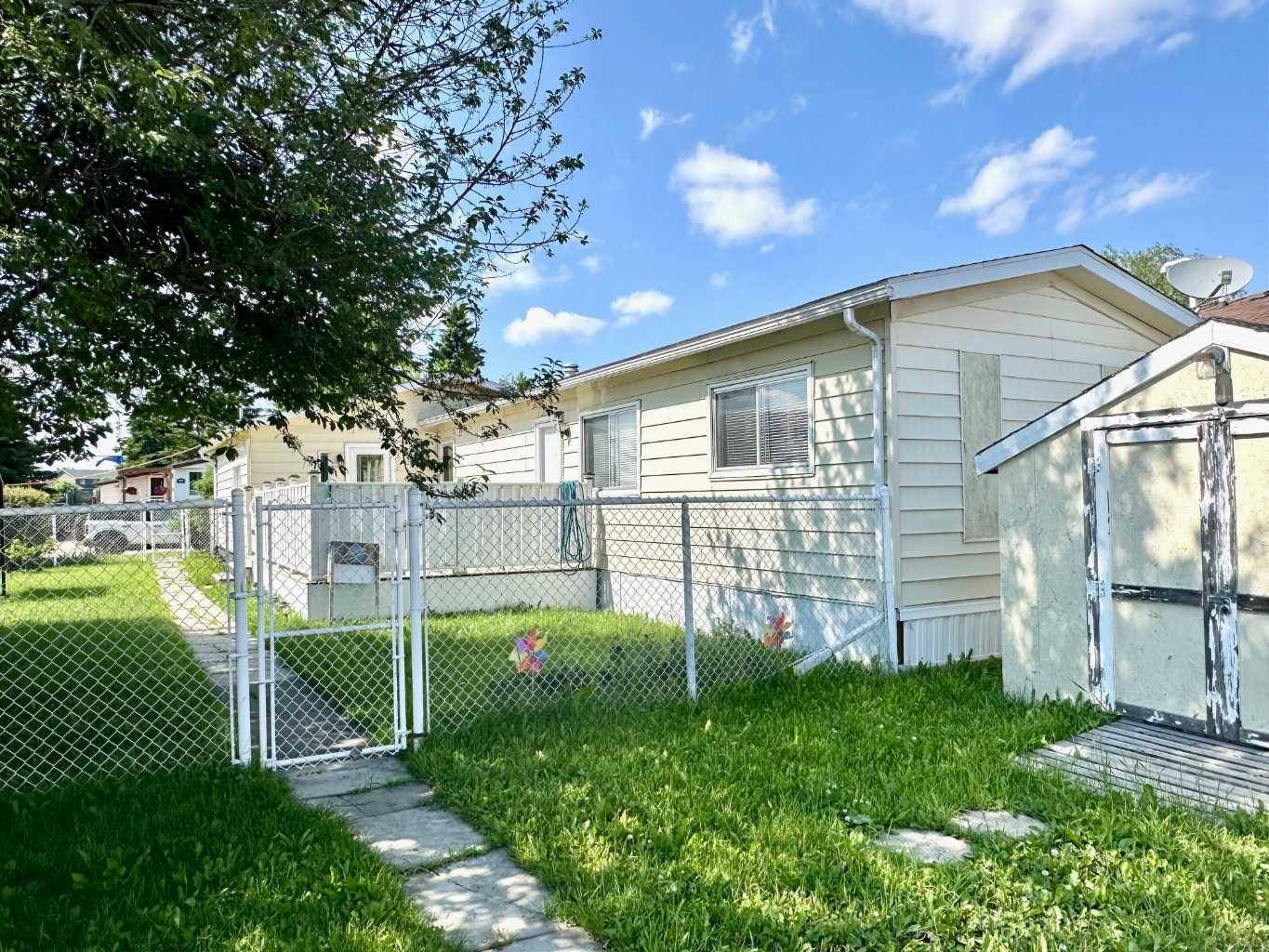 Whitecourt, AB T7S 1C6,22 Auttreaux DR
