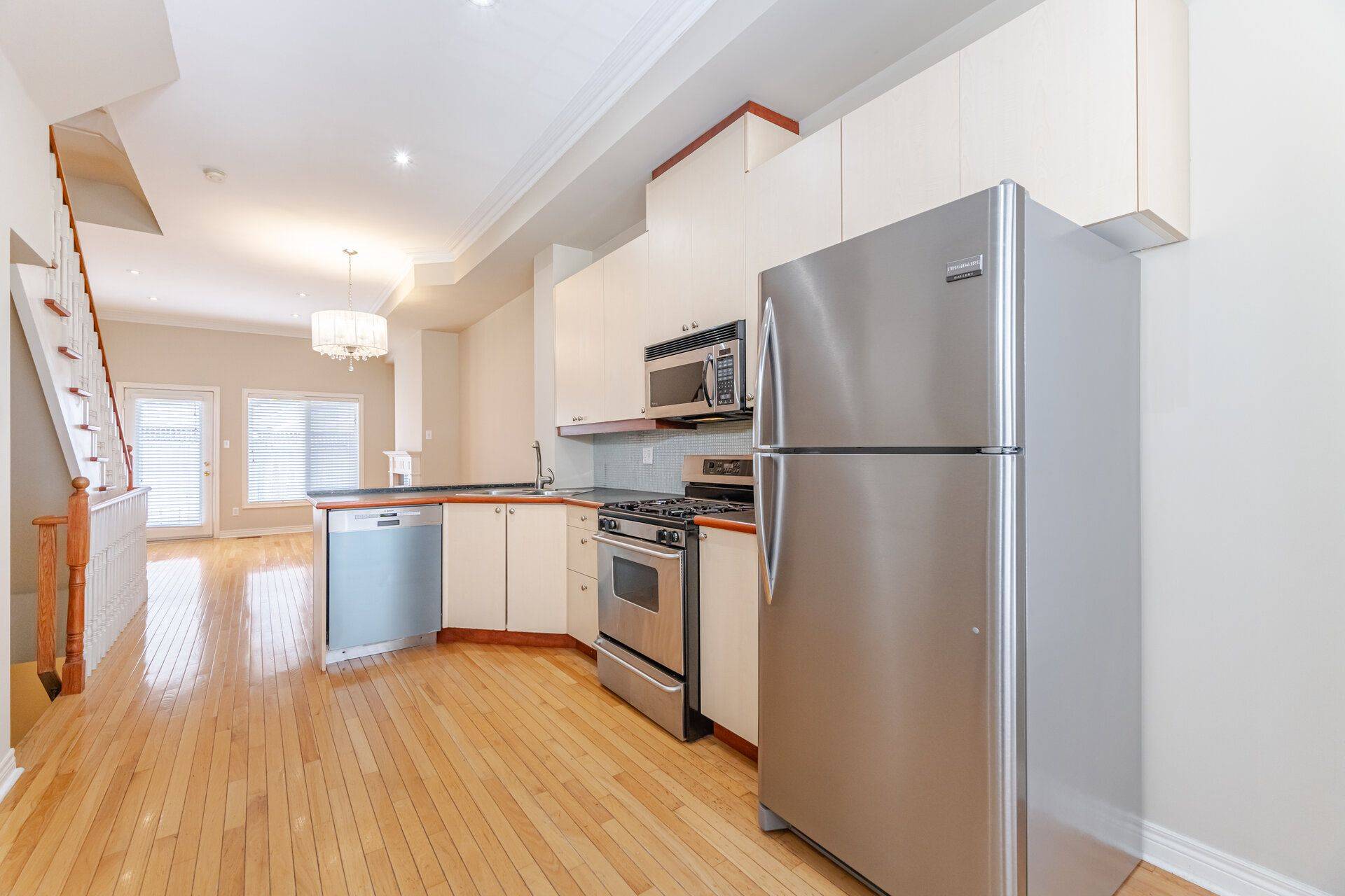 Toronto C01, ON M6J 3W8,13 Joseph Salsberg LN