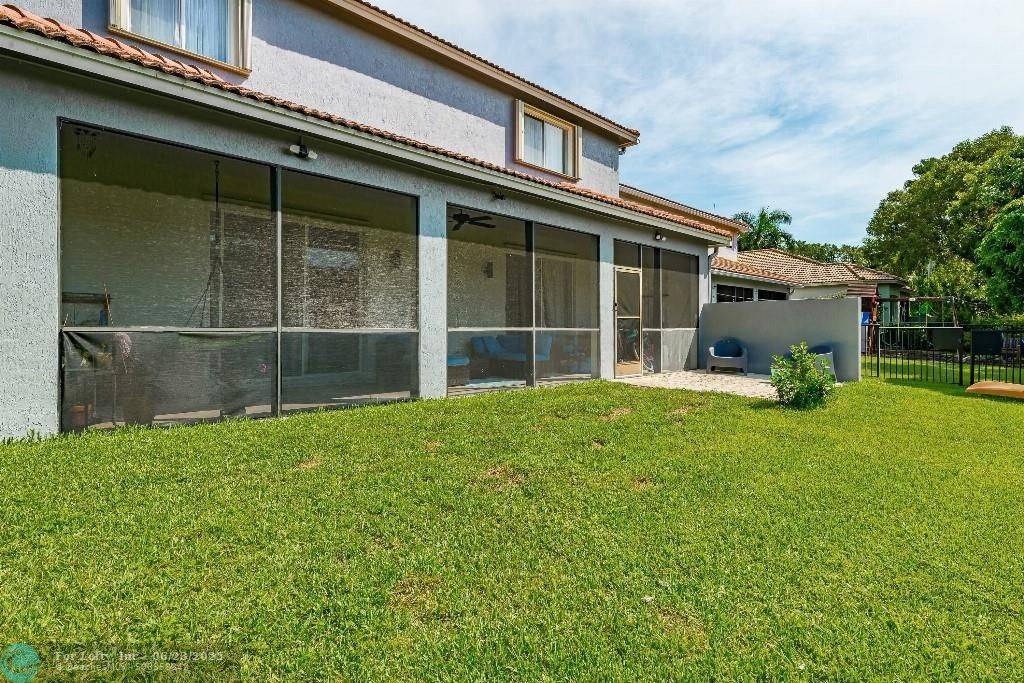Boca Raton, FL 33498,10074 Boca Vista Dr
