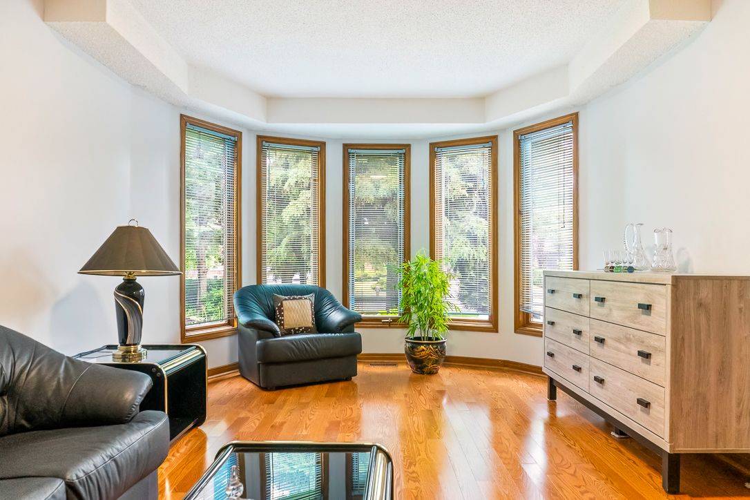 Mississauga, ON L5H 3W6,1232 Saginaw CRES