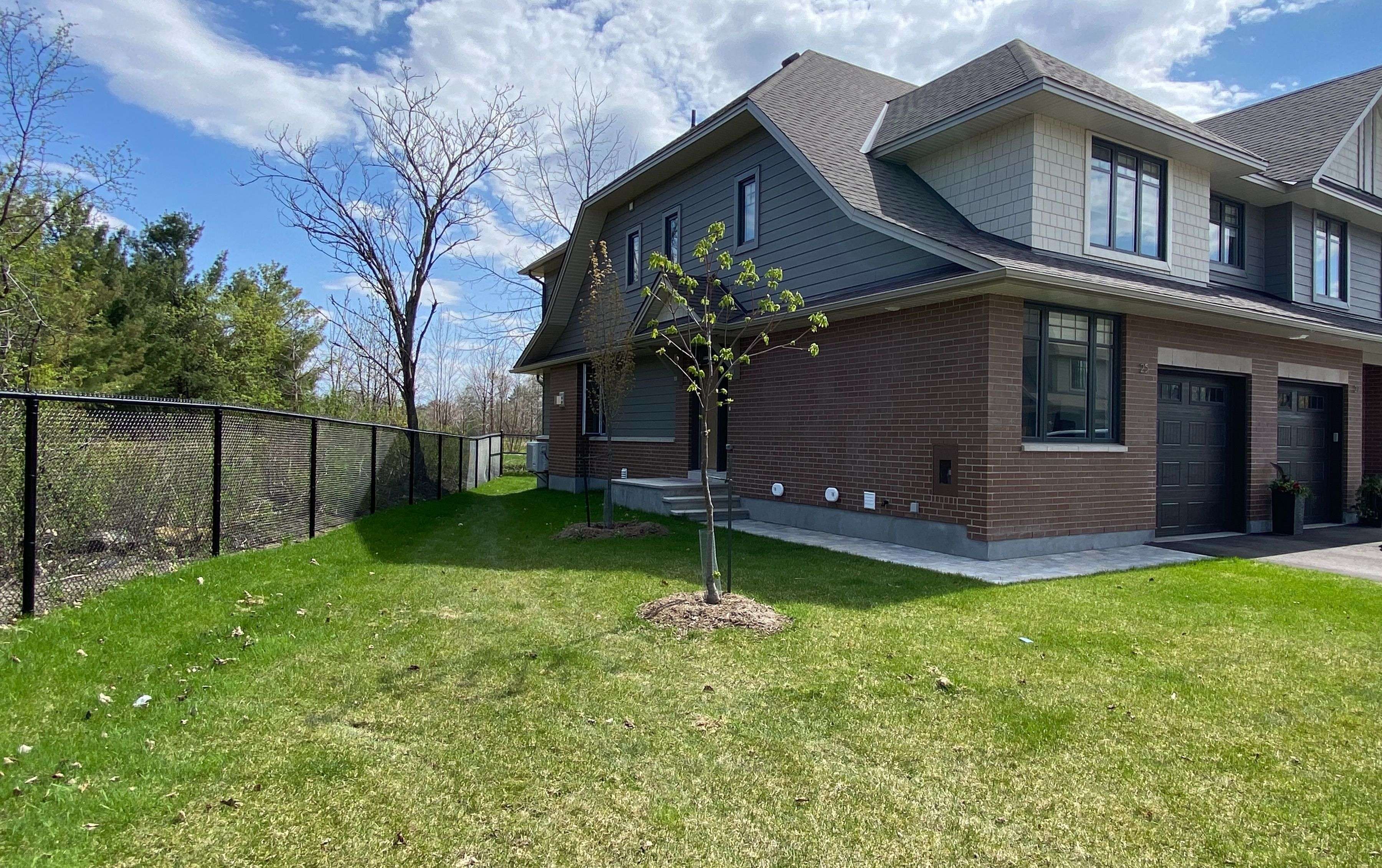 25 Kinver Private, Belair Park - Copeland Park And Area, ON K2C 3S2