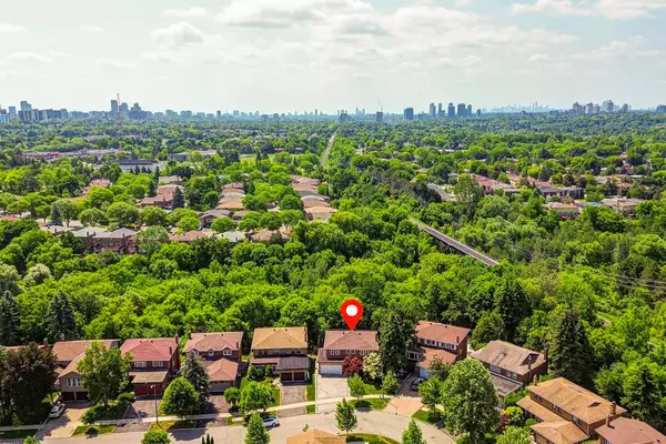 Toronto C15, ON M2H 3L3,20 Saddletree DR