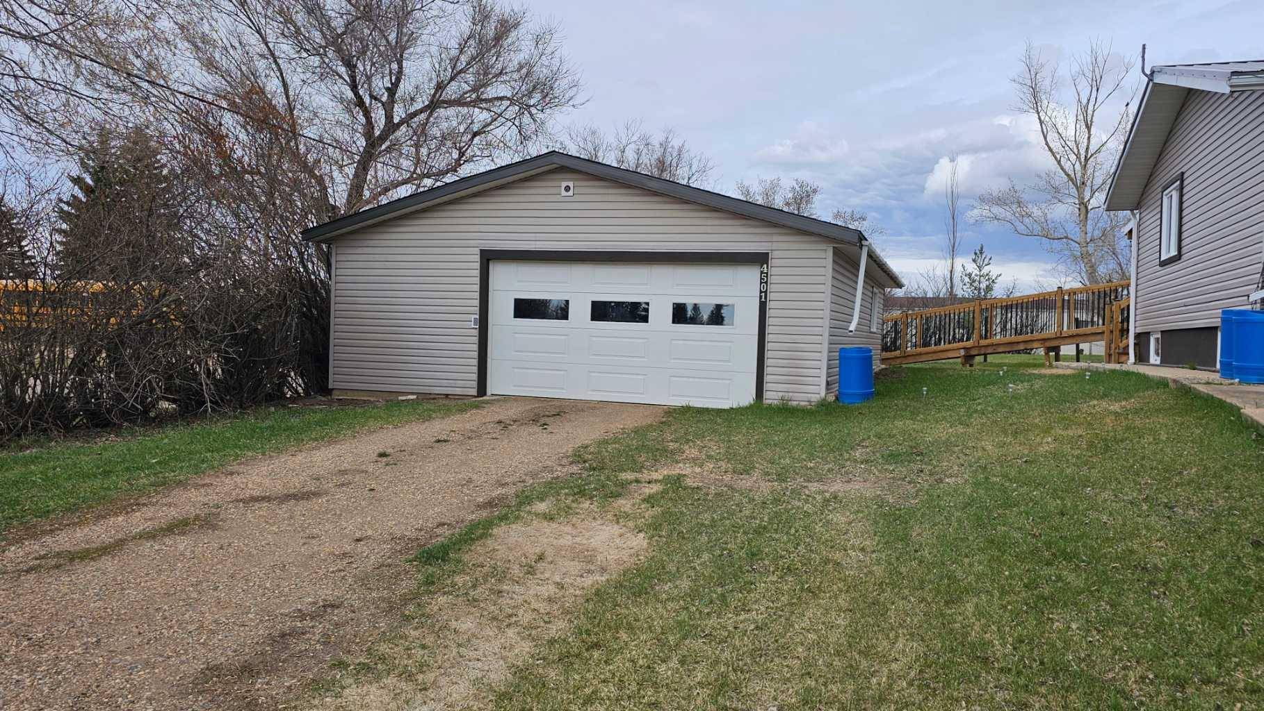 Castor, AB T0C0X0,4501 54 AVE